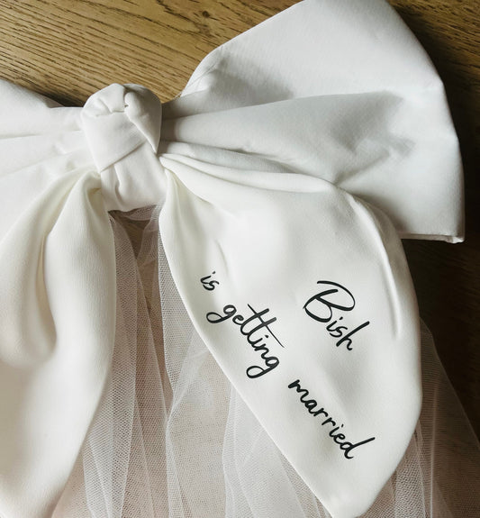 Bride Bow Veil, Hen Party Personalised Veil, Bachelorette Accessory for Bride to be, Future Mrs Gift, Wedding Veil, Tulle Bow, Hen Weekend