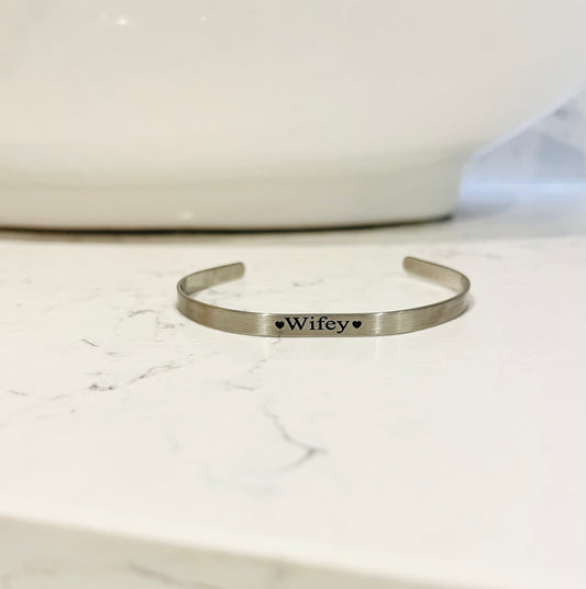 Engraved Personalised Wifey Bracelet, Gift for Bride to Be from Husband, Hen Party Gift, Bracelet for New Bride, Bridal Shower Gift, Bangle