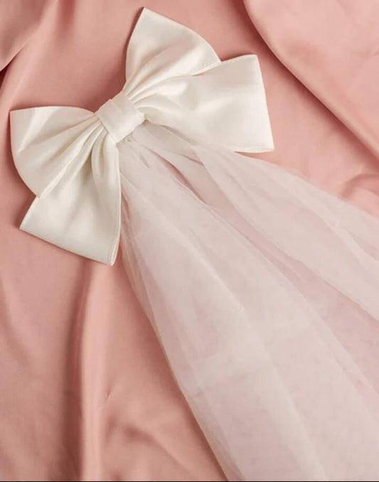 Veil for Bride, Hen Party Personalised Veil, Bachelorette Accessory for Bride to be, Mrs To Be Veil, Wedding Gift for Bride, White Hair Bow