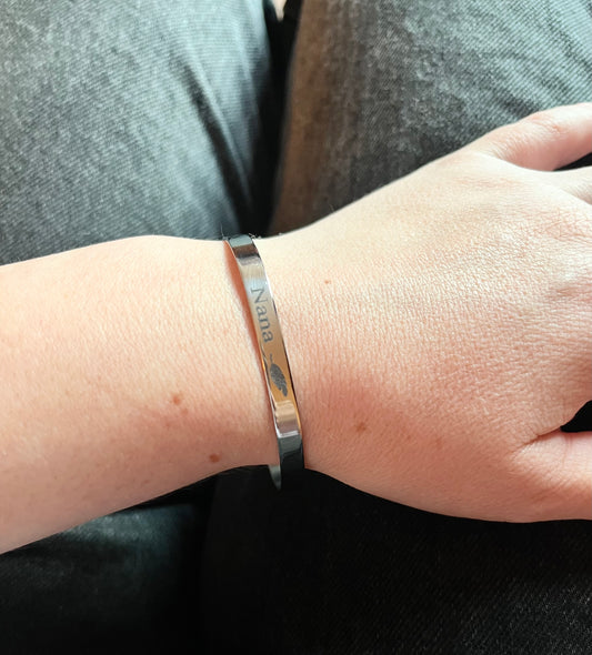 Engraved Personalised Memorial Bracelet, Feather Bracelet In Memory, Memorial Gift, Remembrance Jewellery, Custom Loss of Loved One Bracelet