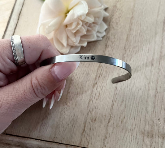 Engraved Custom Dog Name Bangle, Adjustable Cuff Bangle with Pet Name , Pet Memorial Bracelet, Bracelet with dog’s name, Dog paw bracelet