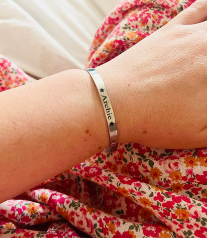 Engraved Personalised Name Bracelet, Custom bangle with Children's Name, Bracelet with personal message, Boy Mum Keepsake Jewellery Gift