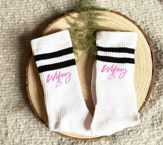 Wifey Wedding Day Socks, Honeymoon Socks, Hen, Bridal Party, Bachelorette Favour, New Mrs Clothes, Team Bride, Bridesmaid, Socks for Bride