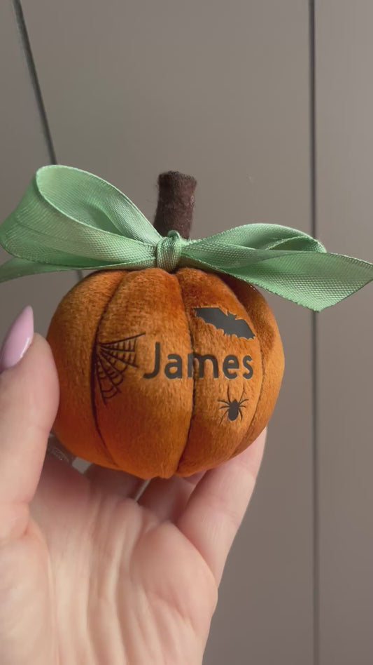 Plush Pumpkin Personalised with Name, Boo Basket Hanging Decoration, Halloween Gift Tag for Child, Kids Pumpkin Keyring Toy